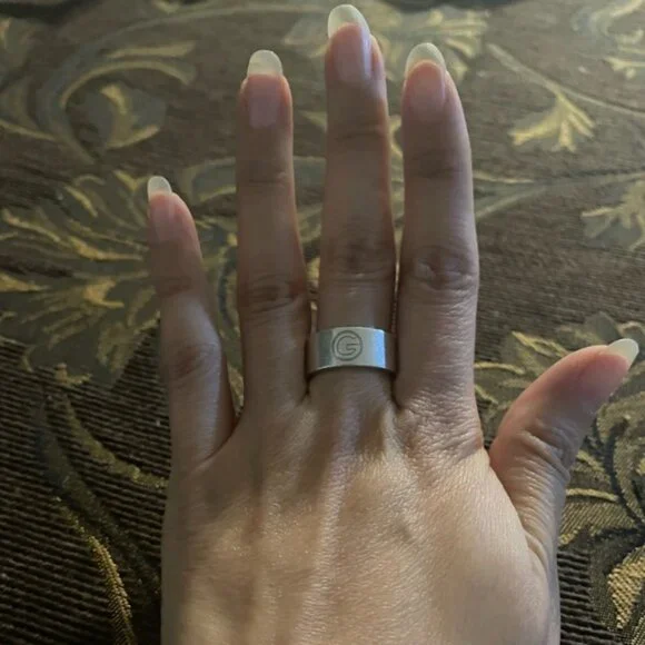 GUCCI STENCILED CUT-OUT G RING - Picture 4 of 14